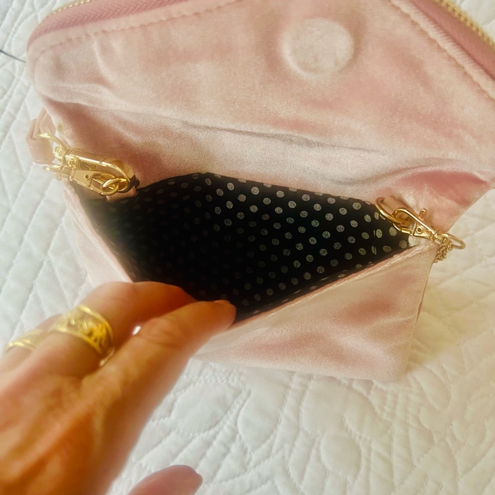 Urban Expressions Pink Velvet Chain Wristlet Clutch with Gold Hardware - Picture 3 of 9